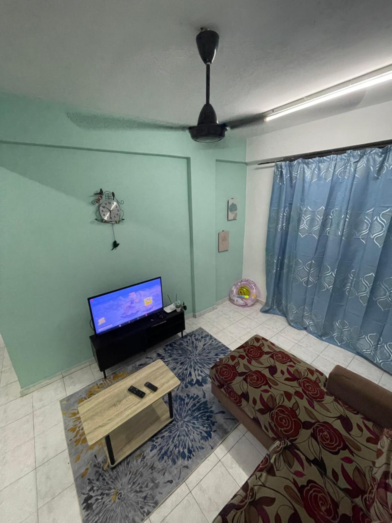 Blissful Breeze 4 Rooms & Netflix By Ezyroom Melaka Ayer Keroh Luaran gambar
